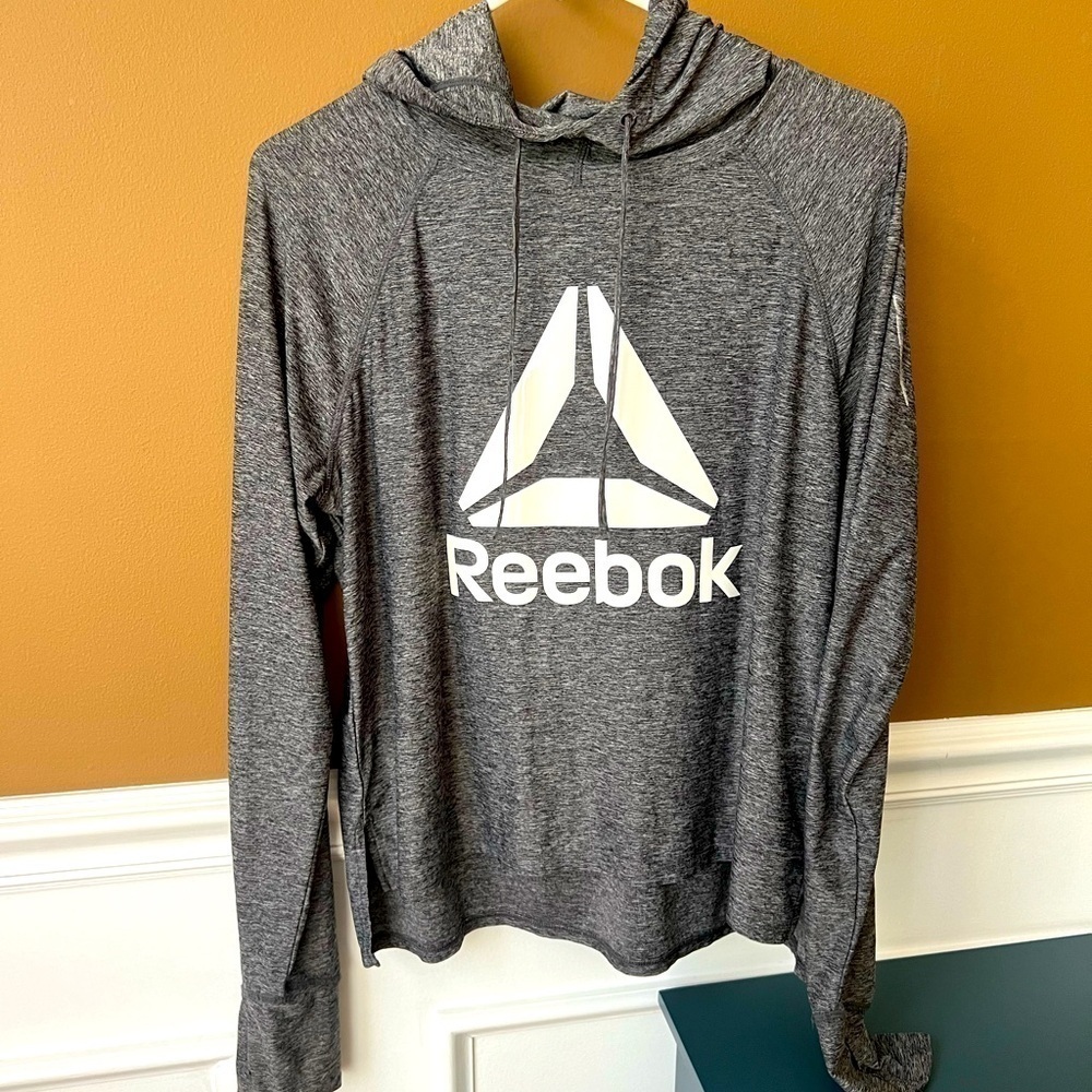REEBOK Women’s Long Sleeve Hoodie Lightweight Tee Athleisure Size Large Lounge